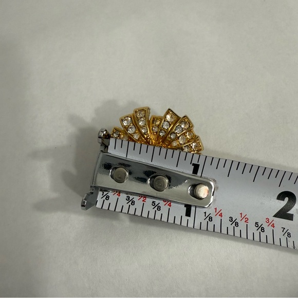 Vintage Monet Rhinestone Flower Star Cluster Earrings, Gold Tone Clip On Signed - Picture 9 of 9